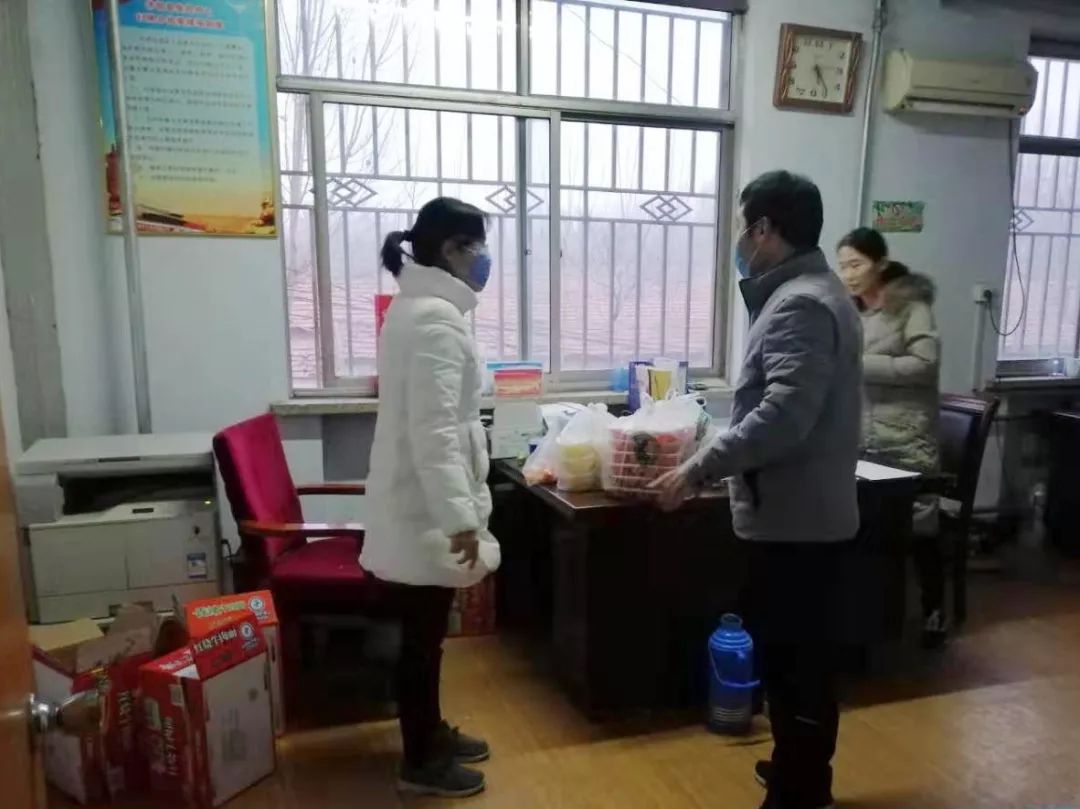 暖心!長(zhǎng)田實(shí)業(yè)為堅(jiān)守一線的疾控中心醫(yī)護(hù)人員送去愛心餐 暖心!長(zhǎng)田實(shí)業(yè)為堅(jiān)守一線的疾控中心醫(yī)護(hù)人員送去愛心餐