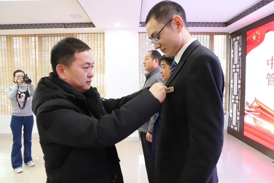 黨建引領(lǐng)促發(fā)展 紅色物業(yè)譜新篇—長田物業(yè)黨支部暨新元社區(qū)首家“紅色物業(yè)”黨支部成立了